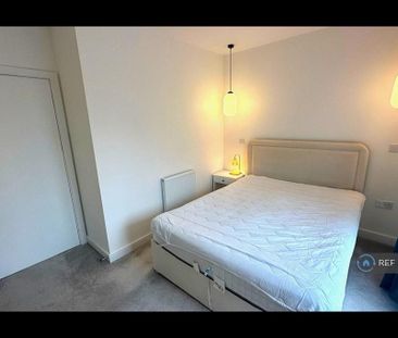 3 bedroom semi-detached house to rent - Photo 6