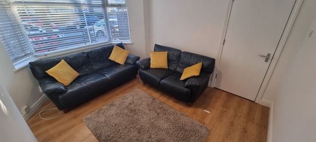 137 Ulsterville Avenue, Belfast BT9 7AU - Photo 1