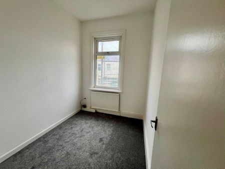 2 bedroom end of terrace house to rent - Photo 3