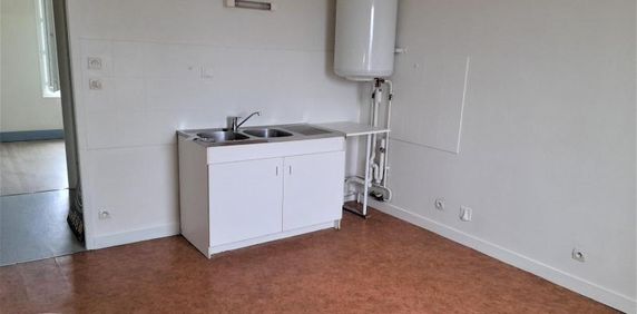 Location Appartement 2 pièces 28m² VILLEFRANCHE SUR SAONE 69400 - Photo 2
