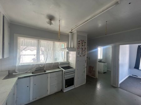 Mt wellington 3 bedroom, 1 bathroom under renovation - Photo 4