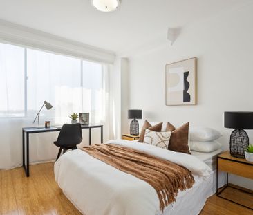 Modern Two-Bedroom Apartment with Large Balcony - Photo 4