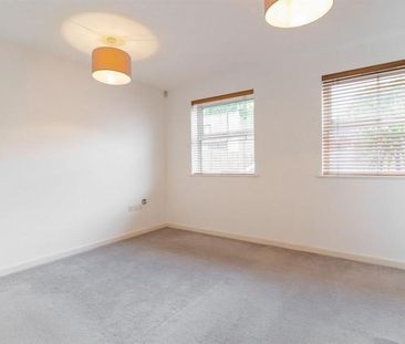 Epping, Essex - Photo 1