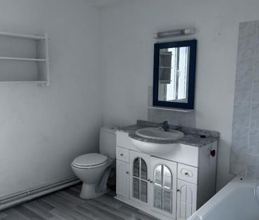 Location Appartement 3 pièces 62m² CAUDEBEC LES ELBEUF 76320 - Photo 5