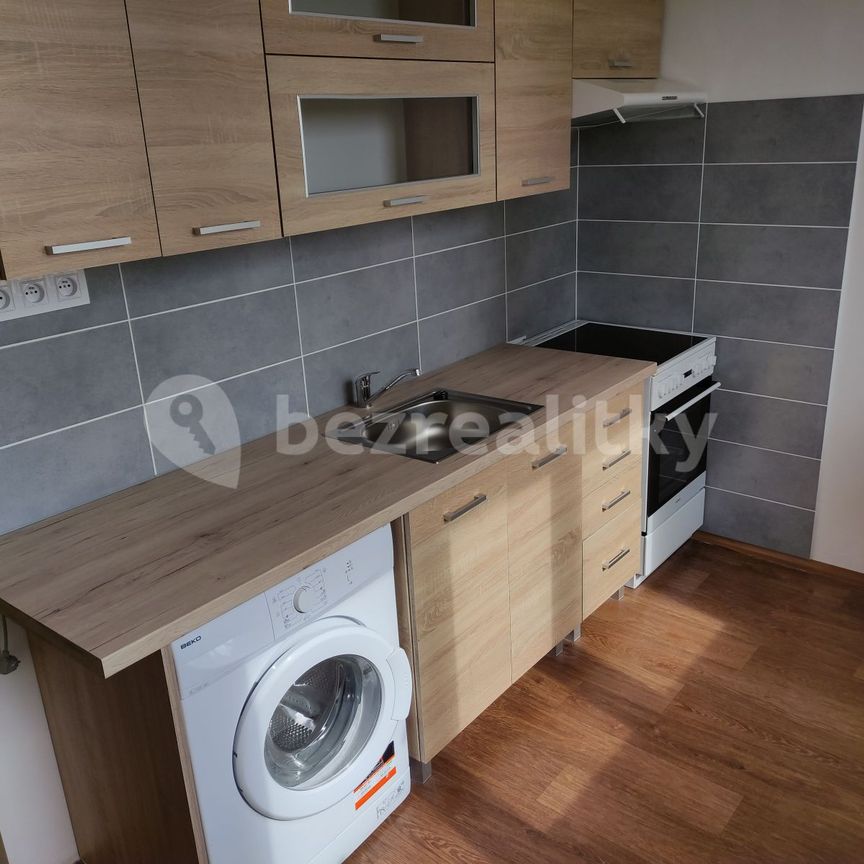 Pronájem bytu 2+1 • 55 m² bez realitkyVítězslava Nezvala, Most - Most II, Ústecký kraj - Photo 1