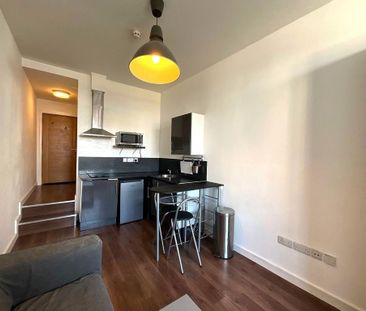 Studio to rent - Photo 1