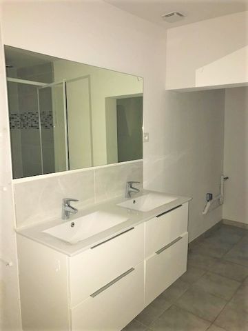 LOCATION d'un appartement de 3 pièces (73 m²) à CLARENSAC - Photo 3