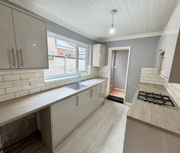 3 bedroom terraced house to rent - Photo 4