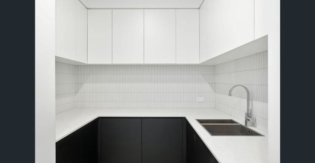 For Lease - Brand New Architecturally Designed Residence on Drummond St, Bedford - Photo 1