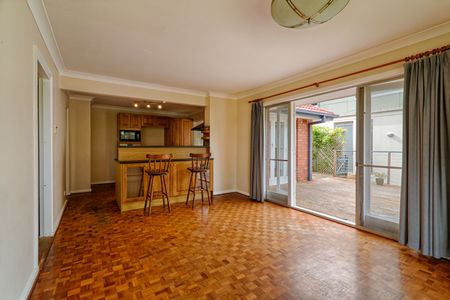 17 Browning Road, Turramurra - Photo 3