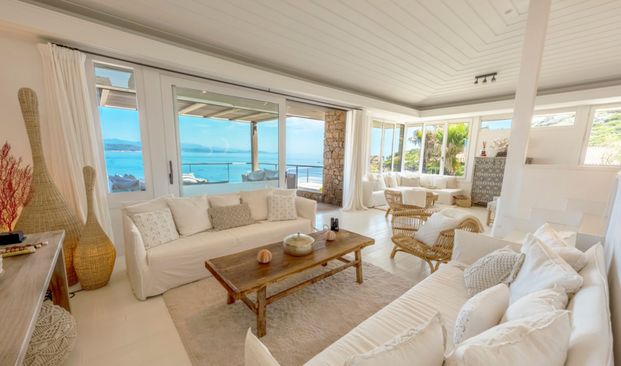 Rental Villa Bonifacio 9 Rooms 350 m² - Photo 1