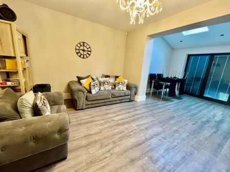 Bletchley Road, Leeds, Horsforth - Photo 4