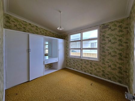 Charming 3-Bedroom Home Close to Town & Sporting Fields - Photo 2