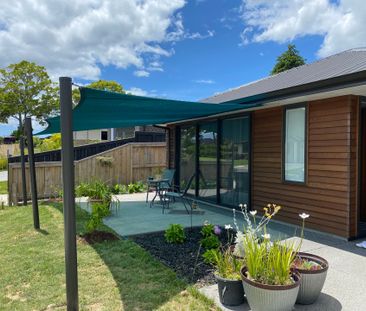 FULLY FURNISHED - 12 MONTH FIXED TERM - Photo 1