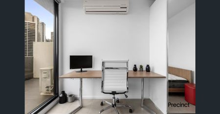 Renovated top floor studio with views from large terrace - Photo 3