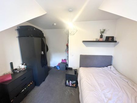 Station Terrace (room 6), Bramley, Leeds - Photo 4