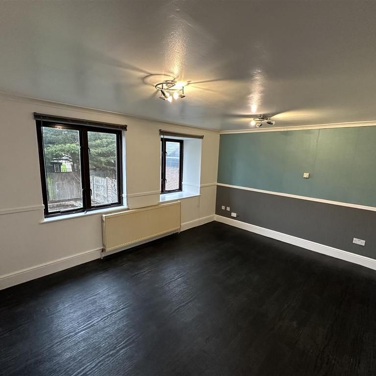 4 bedroom townhouse to rent - Photo 1