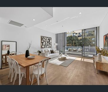 SPACIOUS SIZE SPLIT LEVEL Two Bedroom in Heart of Zetland! - Photo 1