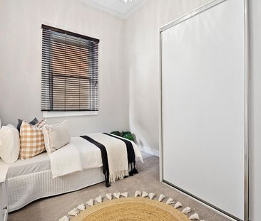 Beautifully presented home in prestigious Quarry Hill - Photo 4