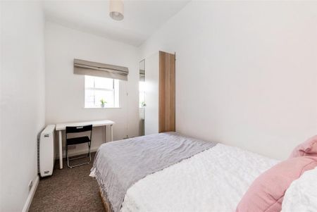 4 bedroom mews to rent - Photo 5