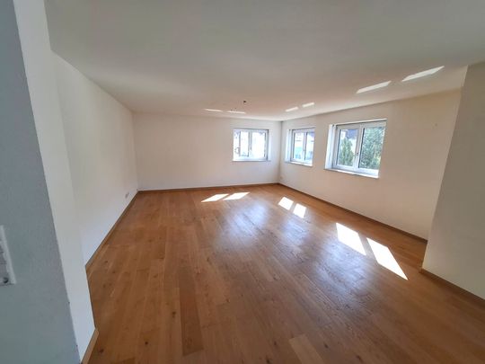 Exklusives Wohnen! Neu sanierte 4-Zimmer-Wohnung in Lörrach-Brombach - Photo 1