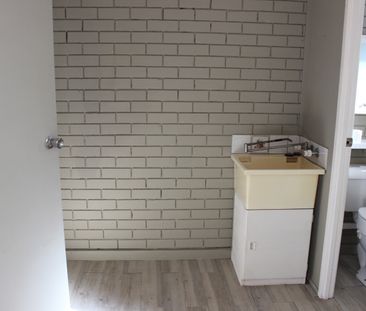 3/4a Cathro Street, Rockville QLD 4350 - Apartment For Rent | Domain - Photo 5