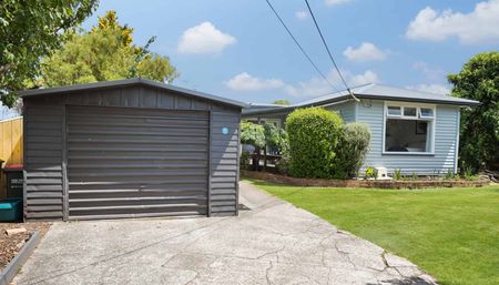 Beautifully Refurbished Three-Bedroom Home - Photo 2