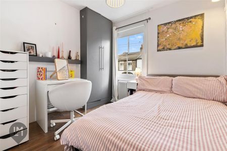 3 bedroom terraced house to rent - Photo 3