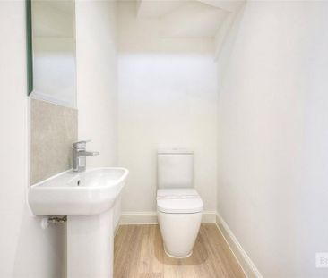 3 bedroom semi-detached house to rent - Photo 6