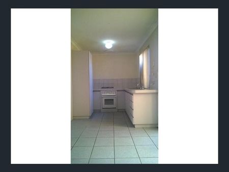 Nice House in BEST Location! Pets Allowed. Walk to Shops, Trains, Cafe Strip, Everything! - Photo 3