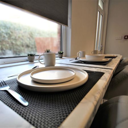 1 bedroom semi-detached house share to rent - Photo 3