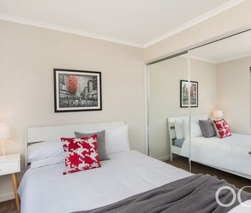 Open the Door to Effortless Style - Photo 6