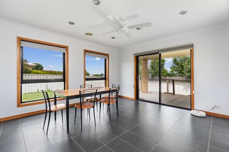 Spacious & Modern Living in Prime Estella Location - Photo 2