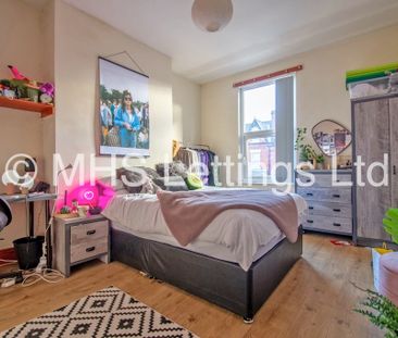 6 Bedroom Mid Terraced House for rent in Brudenell Road - Photo 4