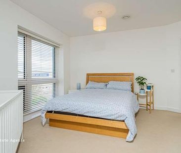 Brabazon Road, Hounslow, TW5 - Photo 2