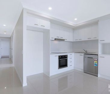 Quality Living, Superb Location - Photo 4