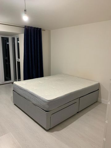 4 bedroom semi-detached house to rent - Photo 5