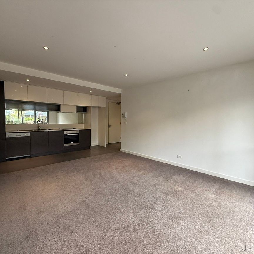 2/15 Eucalyptus Drive, Maidstone - Photo 1