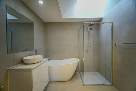 Charming 4-Bedroom Home in Riverwood - Photo 5