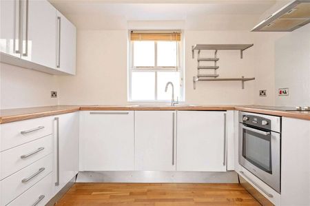 Two bedroom apartment with private terrace and parking. - Photo 4