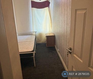 1 bedroom in a house share to rent - Photo 4