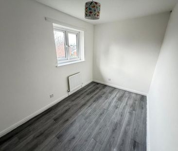 2 bedroom end of terrace house to rent - Photo 1