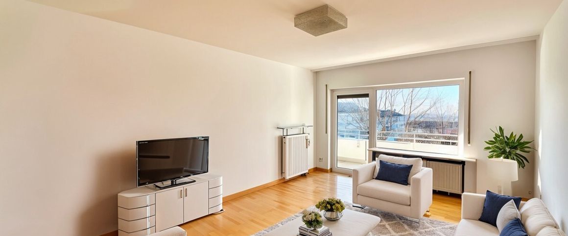 Schöne 4,5-Zi-Wohnung mit Balkon und Garage in Feldrandlage - Photo 1