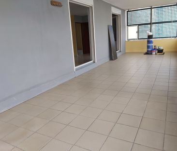 Location Appartement 5 pièces 124m² ST DENIS 97400 - Photo 6