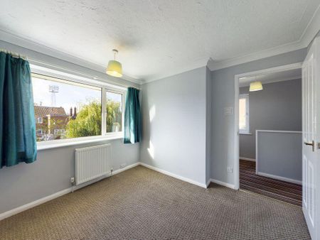 3 bedroom semi-detached house to rent - Photo 5