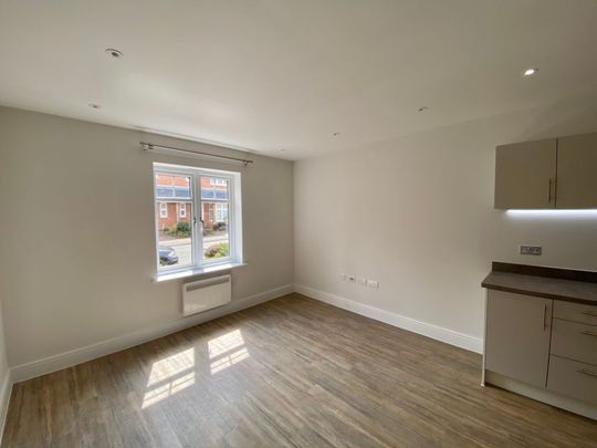 Emerald Avenue, Fleet, Hampshire, GU51 - Photo 1