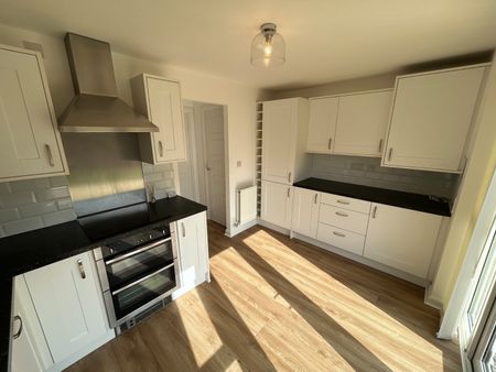 2 bedroom house to rent - Photo 3