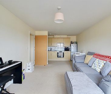 Ovaltine Court, Kings Langley - Photo 2