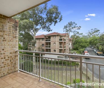 Spacious Living - Photo 1