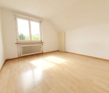 Tolle und grosszügige Dachwohnung an ruhiger Lage - Photo 5